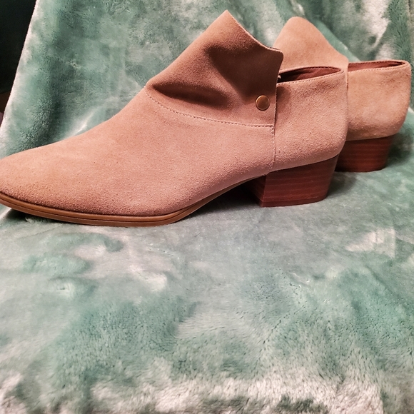 Aerosol leather ankle booties. PERFECT condition - Picture 3 of 8